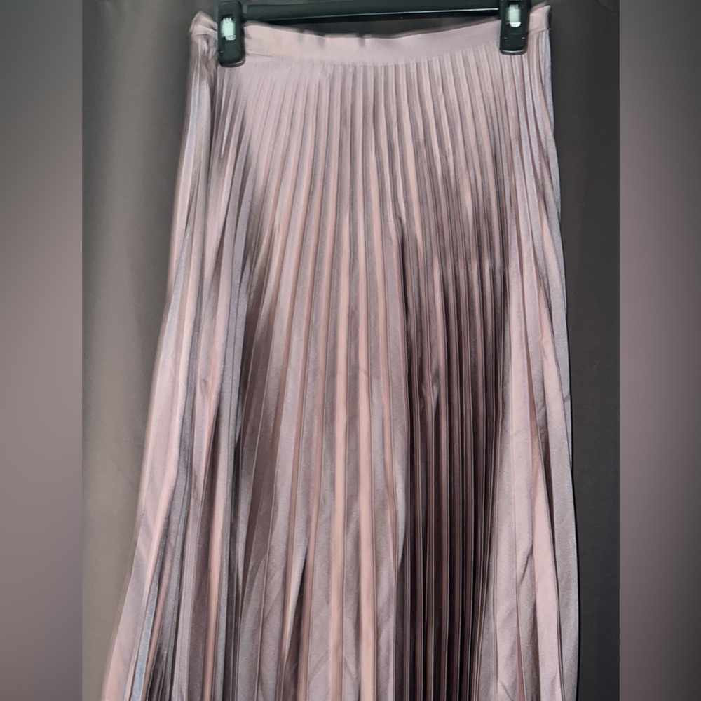 Pleated skirt